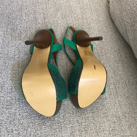 Brand New Heels - Picture 3 of 3